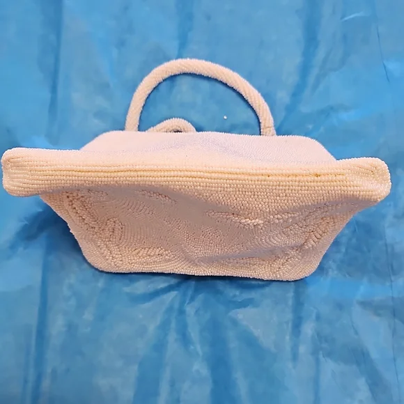 Elegant Cream Beaded Clutch - Picture 14 of 16